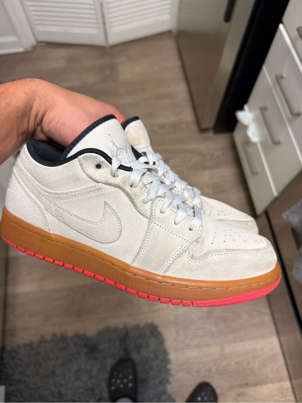 Nike Air Jordan 1 Low Gray White Gum Hyper Pink 553558-119 Men’s Size 8.5 Used